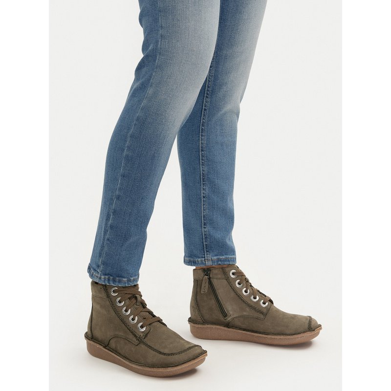 Schnürschuhe Clarks Funny Cedar 261738864 Khakifarben