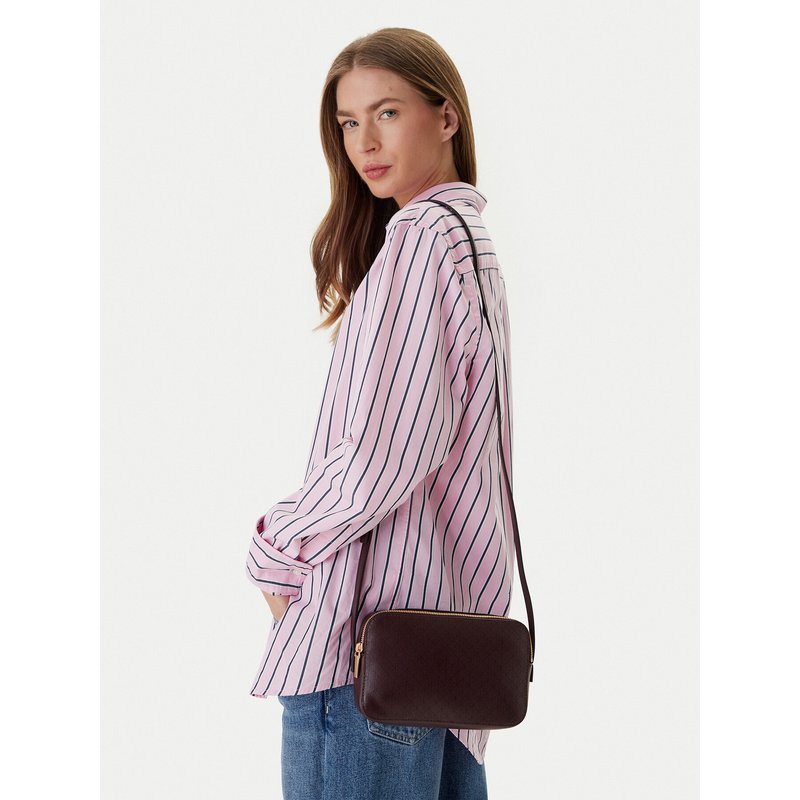 Handtasche Calvin Klein Emblem Aop Elongated Camera Bag LV04F3268G Dunkelrot