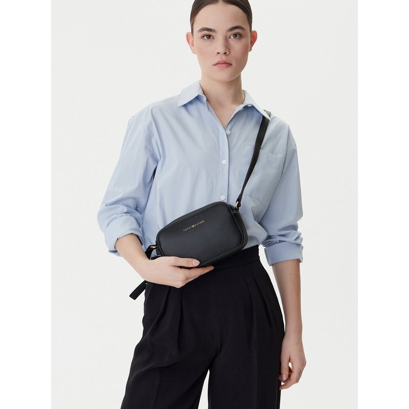 Handtasche Tommy Hilfiger Th Logo Camera Bag AW0AW18115 Dunkelblau