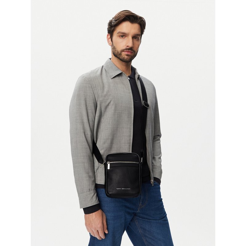 Umhängetasche Tommy Hilfiger Th Bus Leather Mini Reporter AM0AM14393 Schwarz