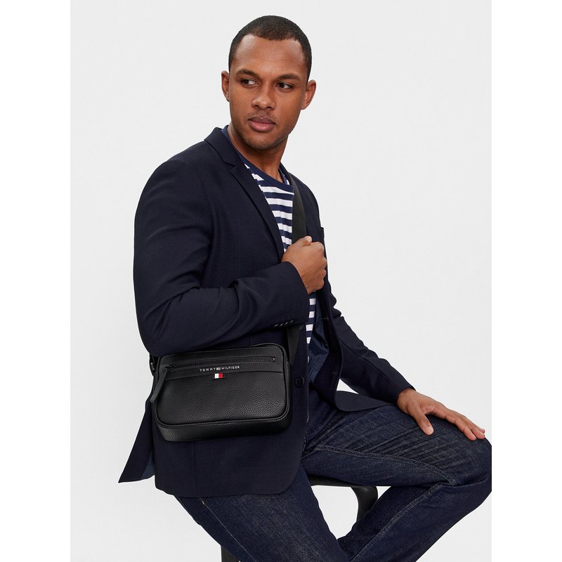 Umhängetasche Tommy Hilfiger Essential Pu Ew Reporter AM0AM12093 Schwarz
