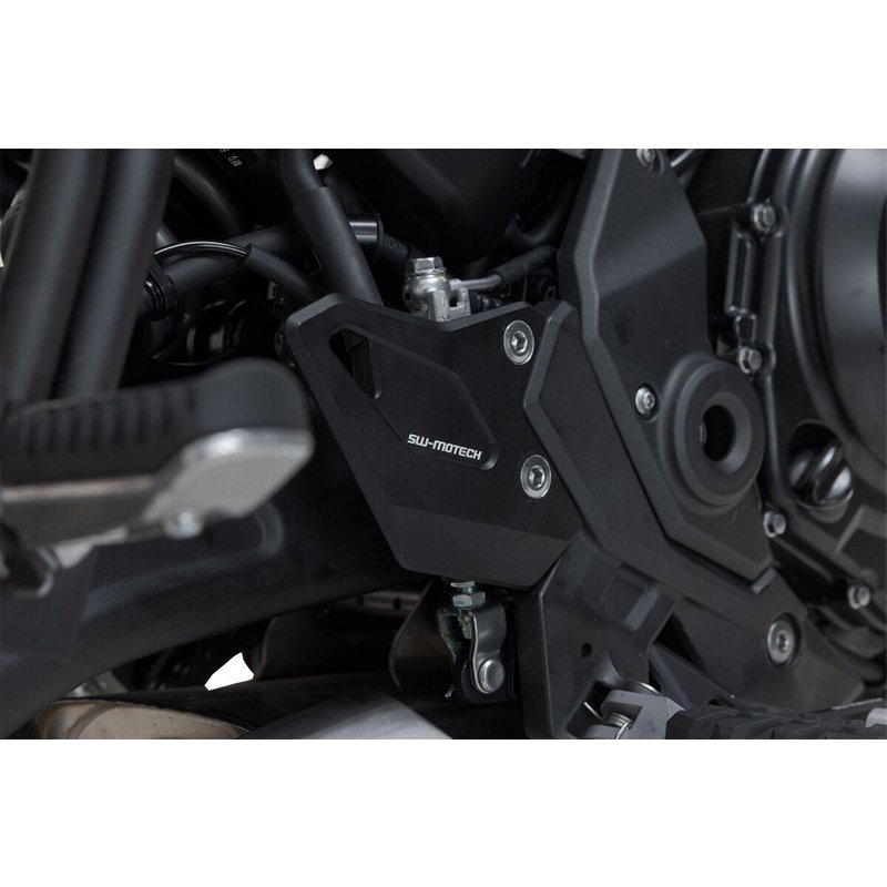 SCT.08.993.10000/B - SW Motech Brake Reservoir Guard For Kawasaki Z 650 RS ABS Rear - Black