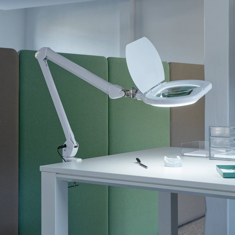 Lampe à loupe LED MAULcrystal, blanche, pince, à intensité variable
