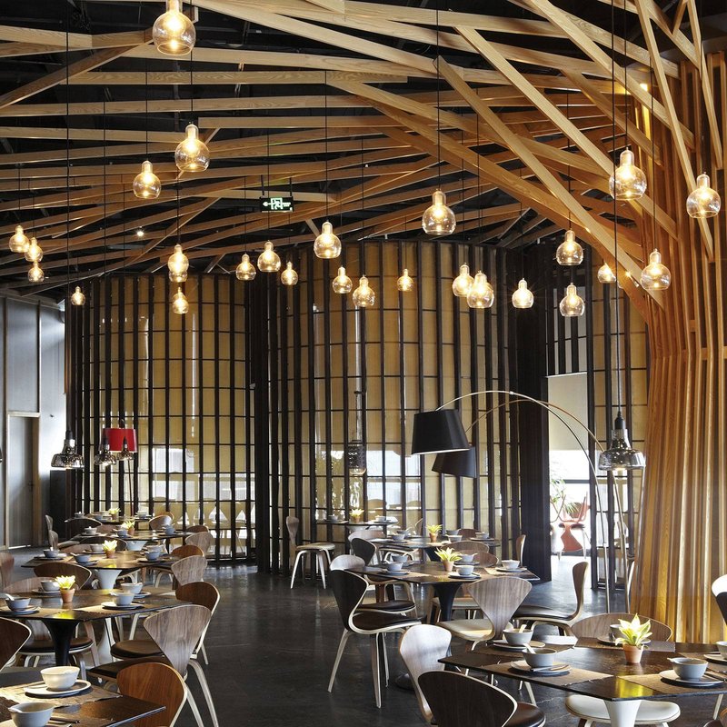 Sylvania Ampoule goutte LED E14 ToLEDo RT Ball 4,5W 827 satiné