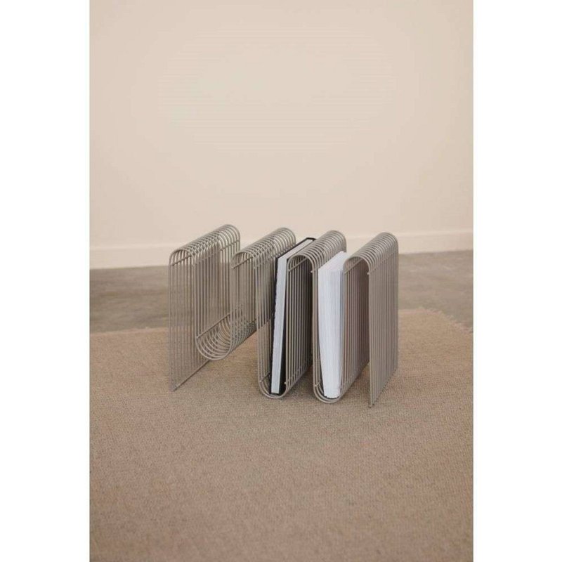 AYTM Porte-revues Curva, taupe, métal, 41 cm de long