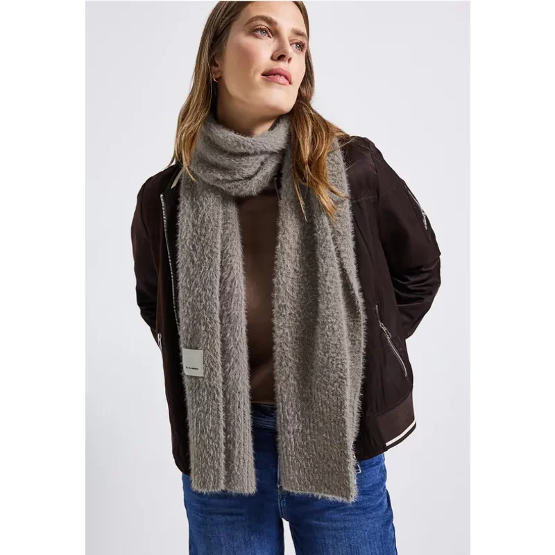 Longue écharpe en fil de plume