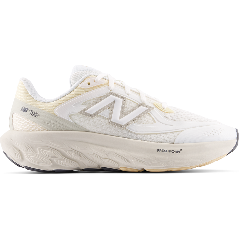 Levně Dámské boty New Balance UTRNEA – béžové,