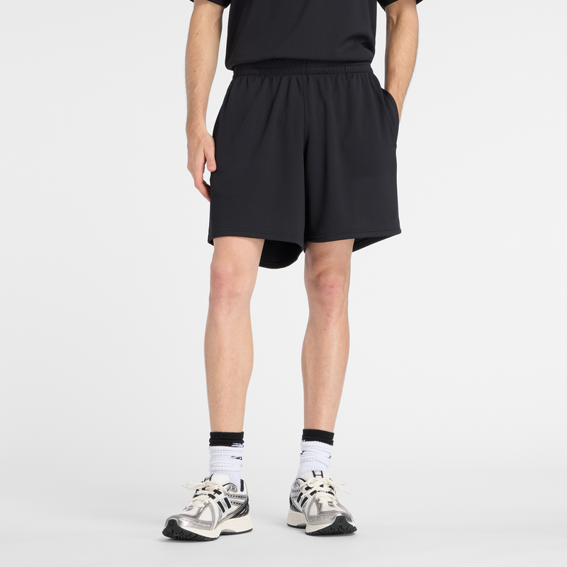 Levně Pánské šortky New Balance MB61V17CBK – černé