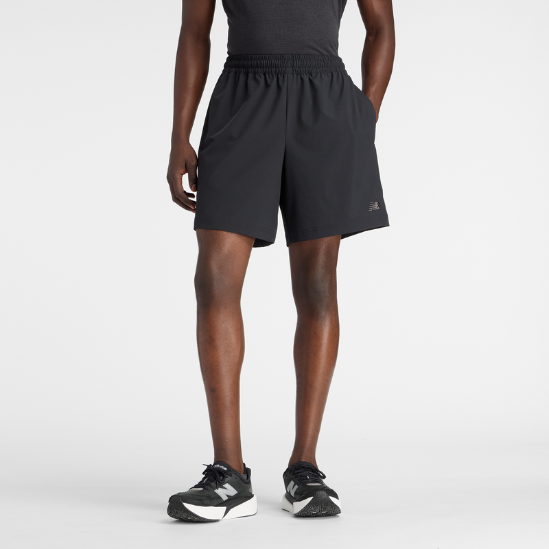 Levně Pánské šortky New Balance MB6174CDBK – černé