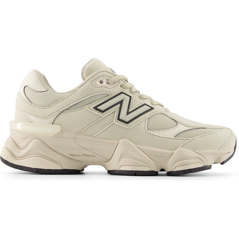Levně Dětské boty New Balance G90607GY – béžové