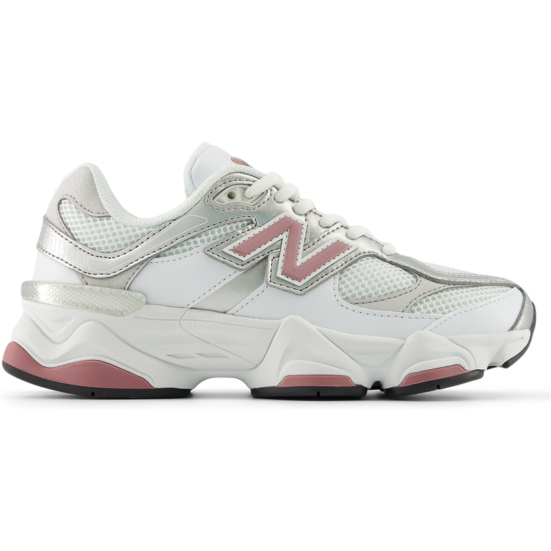 Levně Dětské boty New Balance G906082T – bílé
