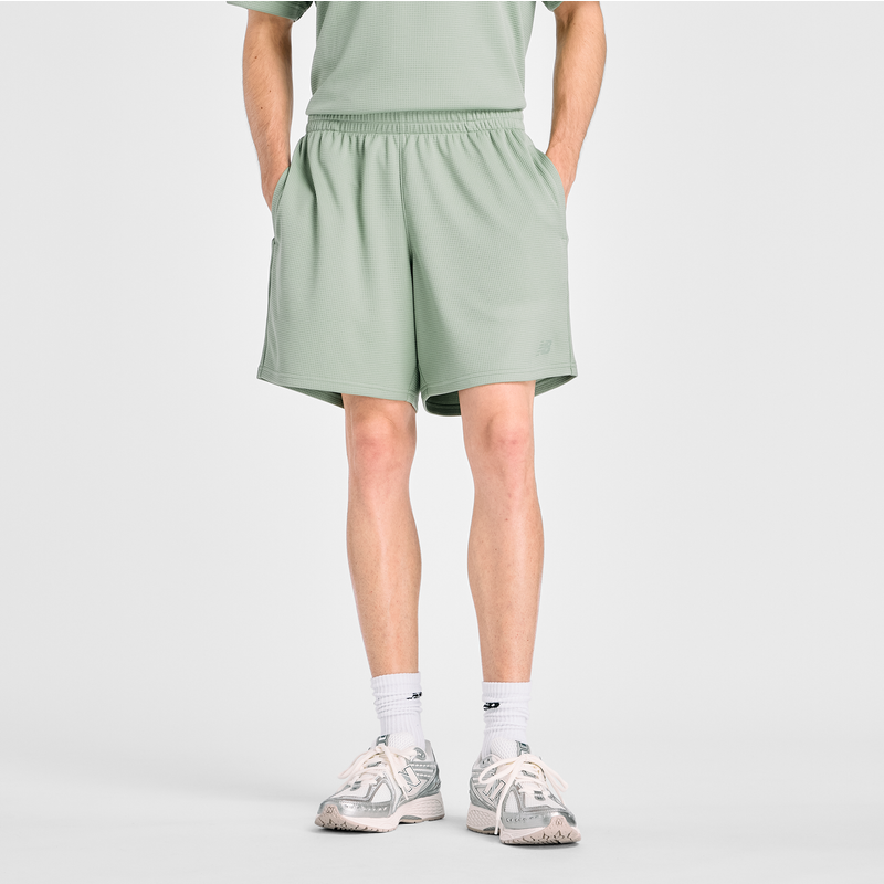 Levně Pánské šortky New Balance MB61V17CAAR – zelené