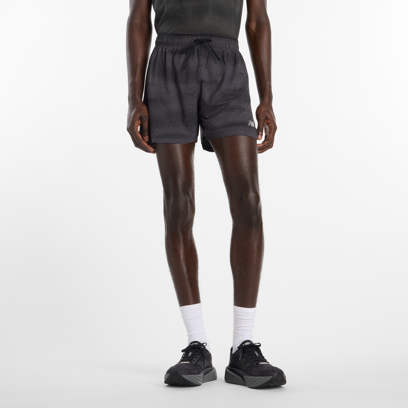 Levně Pánské šortky New Balance MS43285BGR – černé