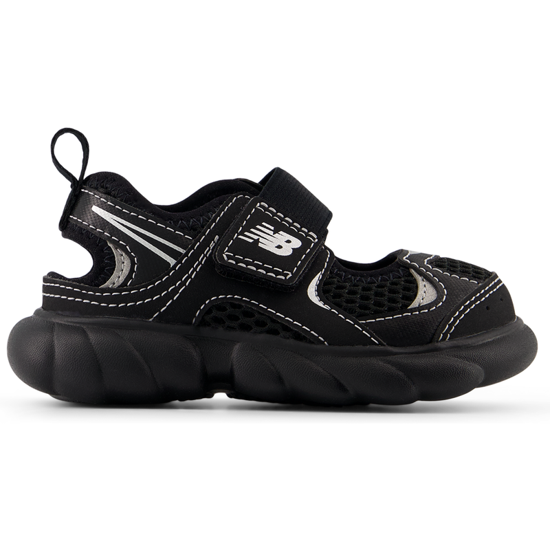Levně Dětské sandály New Balance I230666 – černé