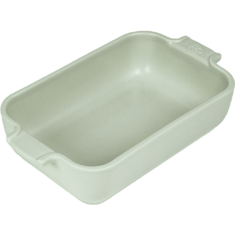 The perfect size to enjoy a delicious little oven-cooked dish alone. A sage green shade that happily welcomes all recipe styles. Appolia