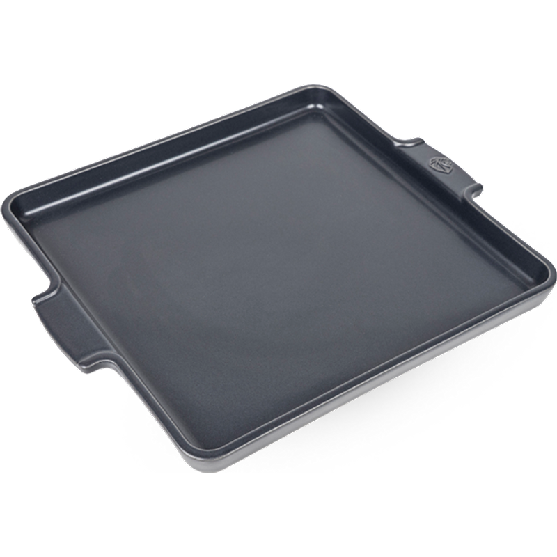 Mini puff pastries, verrines, petits fours or sweet treats, this serving dish dressed in its slate colour showcases all your preparations. Designed for sharing and conviviality, it offers an elegant surface to present and serve your creations with style. Practical for everyday use as well as on special occasions, it enhances every tasting moment. Appolia