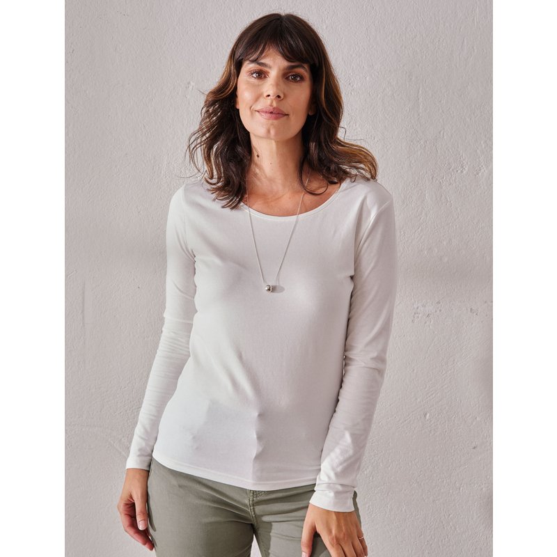 Modell NORA - Basic Langarmshirt