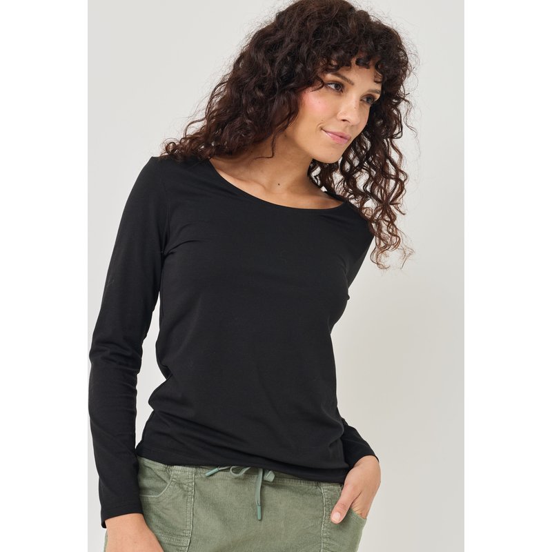 Modell NORA - Basic Langarmshirt