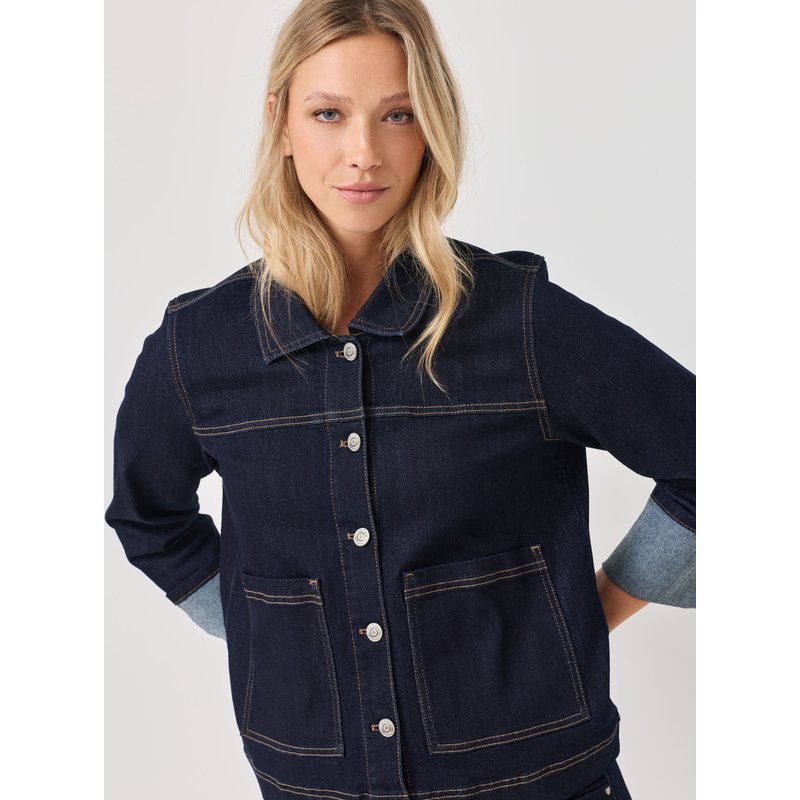 Im neuen Look: Modische Jeansjacke