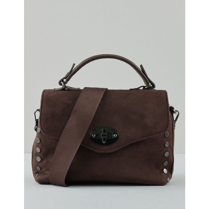 Modische Tasche mit Nietendetails