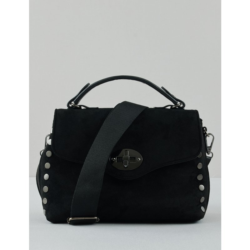 Modische Tasche mit Nietendetails
