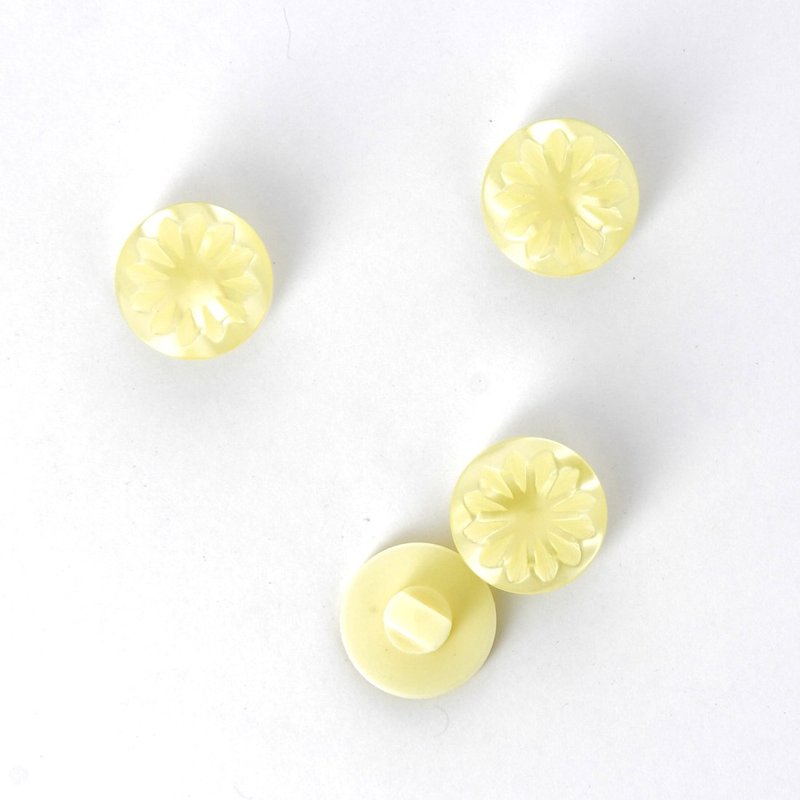 Boutons à queue forme pétale crème 11 mm MT - MT - Mondial Tissus